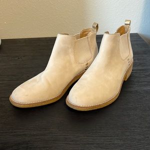 Sperry 6.5 ankle boots crème color